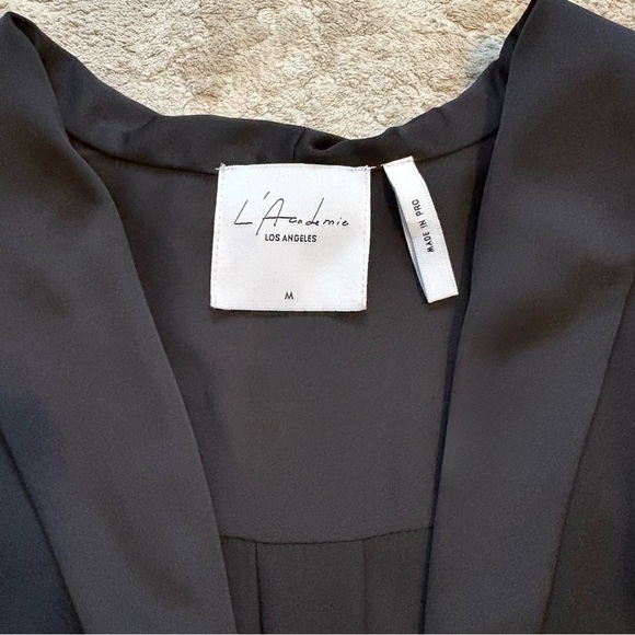 L’Academie Black Crossover Drape Front Long Sleeve Blouse Size Medium - Picture 5 of 10